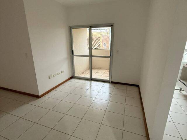 Apartamento para Locação em Arapongas - 2