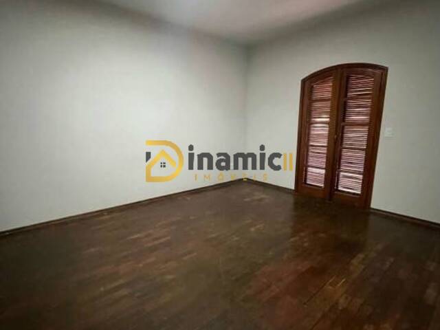 #12 - Apartamento para Locação em Arapongas - PR