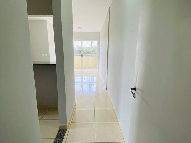 #131 - Apartamento para Venda em Arapongas - PR