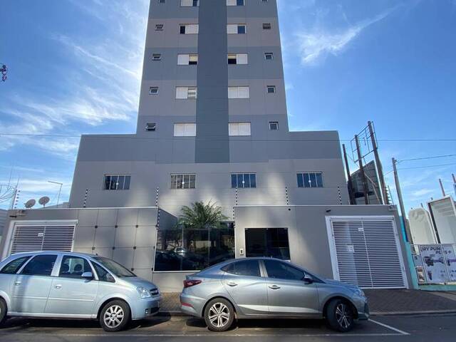 #216 - Apartamento para Venda em Arapongas - PR