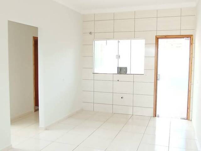 #366 - Casa para Locação em Arapongas - PR