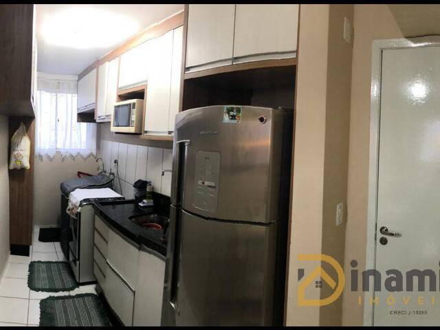 #401 - Apartamento para Venda em Arapongas - PR