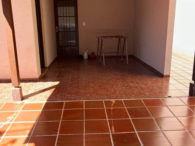 #416 - Casa para Locação em Arapongas - PR