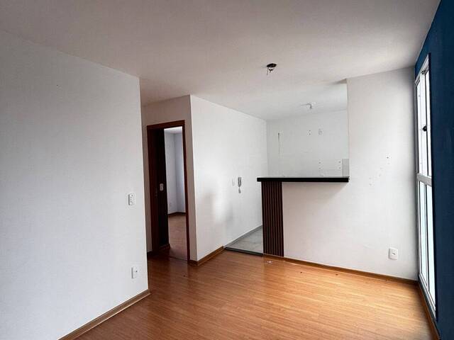 #435 - Apartamento para Venda em Arapongas - PR