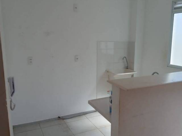 #512 - Apartamento para Venda em Arapongas - PR