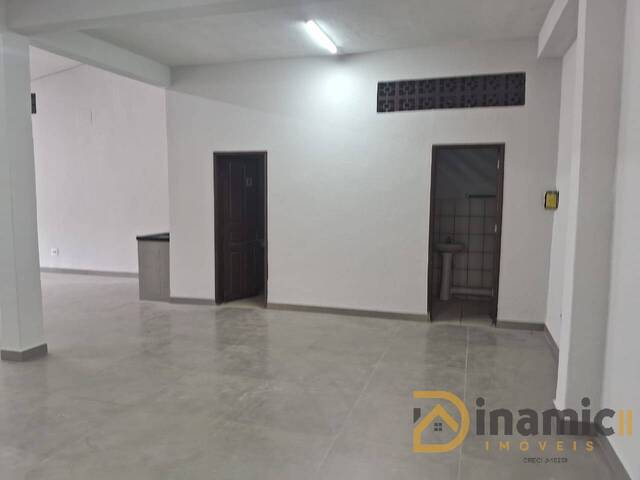 #655 - Barracão para Locação em Arapongas - PR