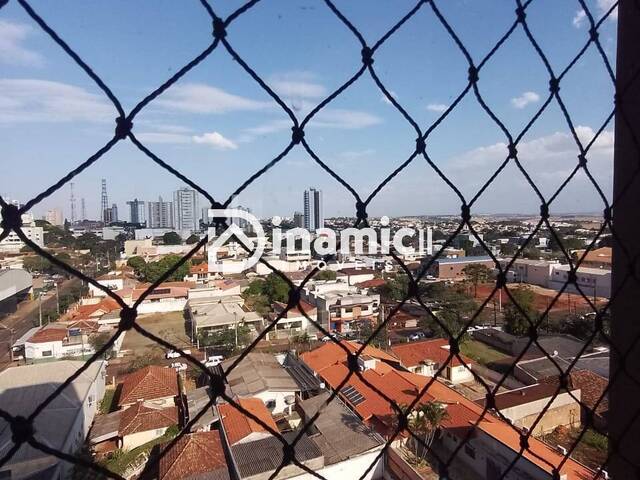 #663 - Apartamento para Venda em Arapongas - PR