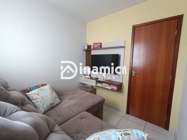 #664 - Apartamento para Venda em Arapongas - PR