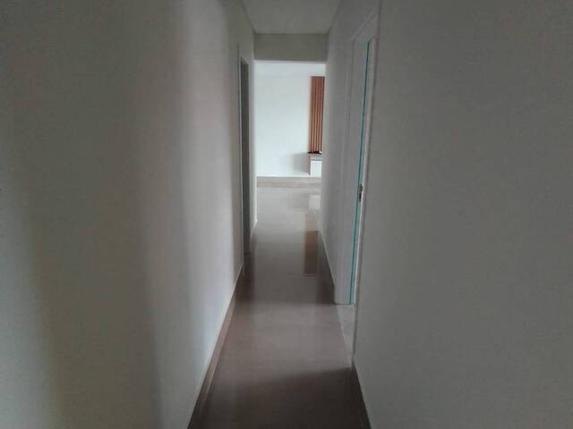 #668 - Apartamento para Venda em Arapongas - PR