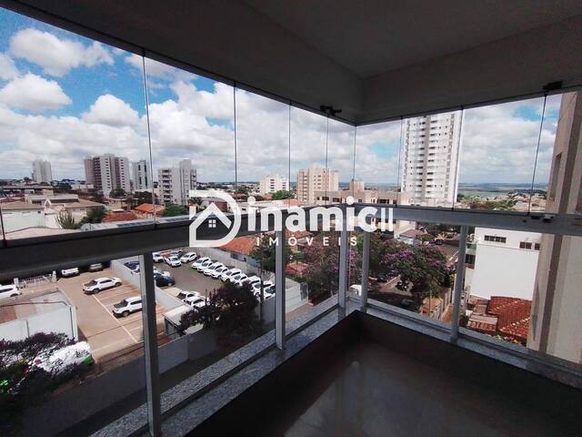 #668 - Apartamento para Venda em Arapongas - PR