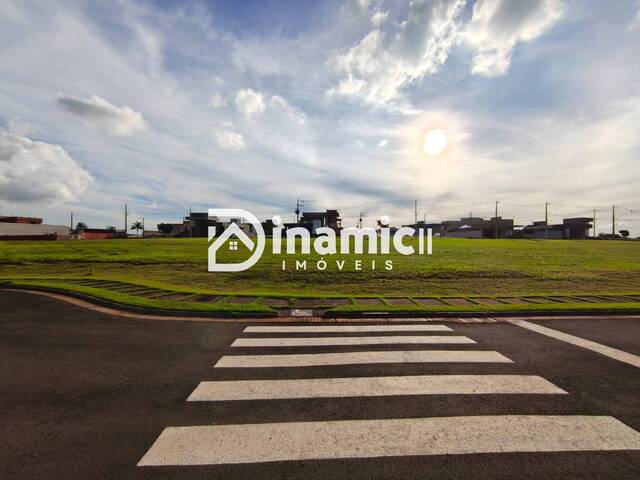#723 - Terreno em condomínio para Venda em Arapongas - PR