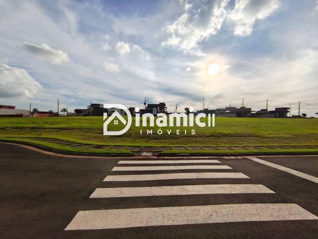#723 - Terreno em condomínio para Venda em Arapongas - PR