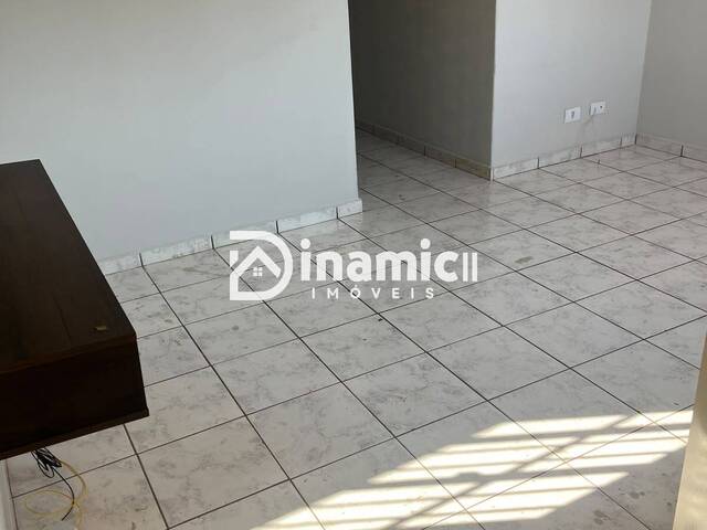 #820 - Apartamento para Venda em Arapongas - PR