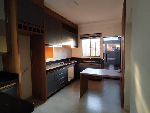 #586 - Casa para Venda em Arapongas - PR